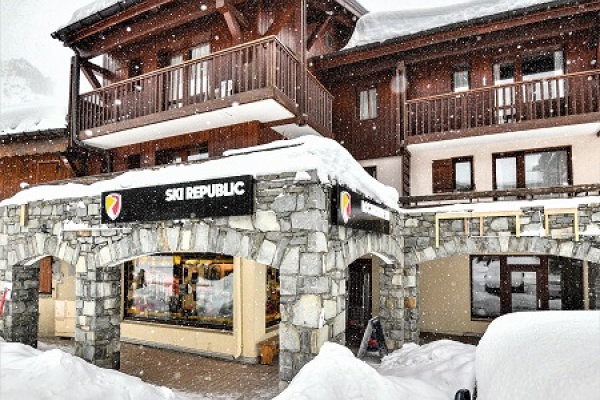 Ski Republic Centre Station  Rond Point des Pistes